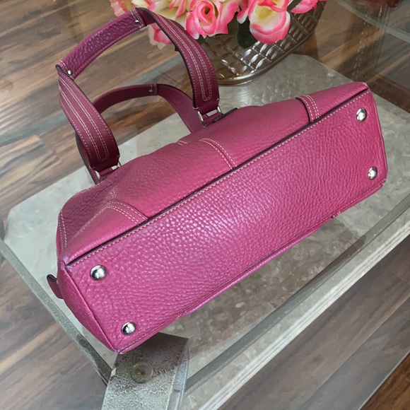 Coach Satchel - Picture 13 of 16